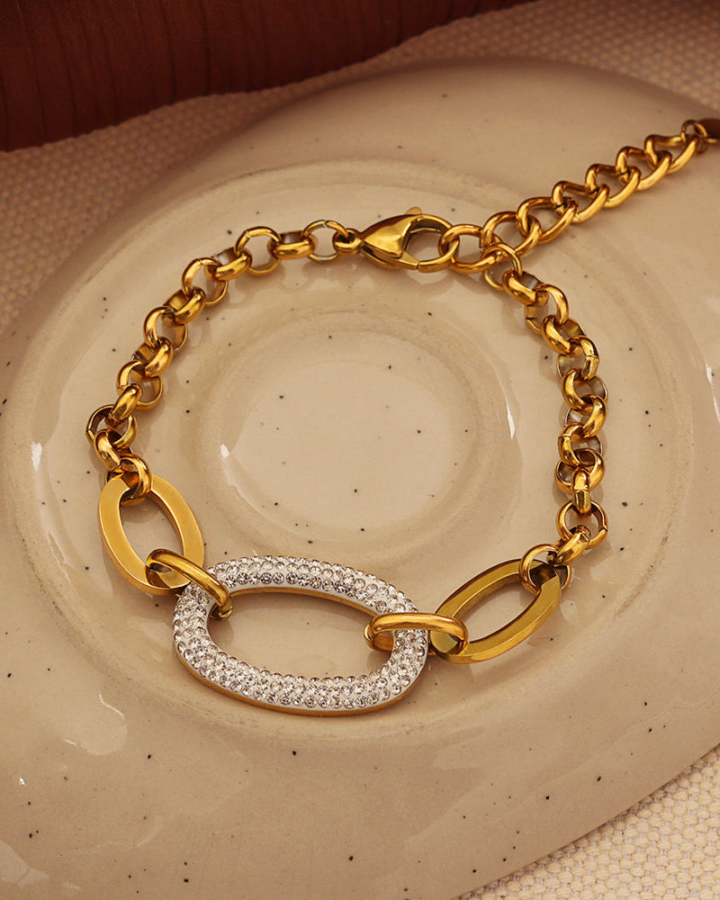 Detalle de pulsera Elipse Radiante con acabado dorado